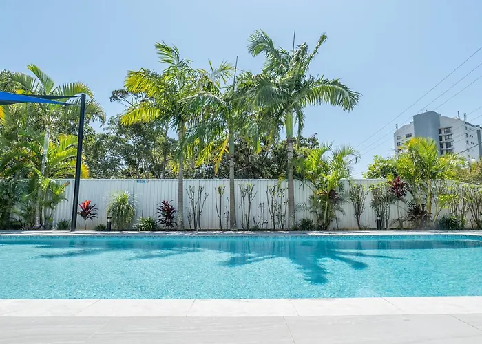 Heart Of Burleigh Holiday Villa - Perfect Location With Pools