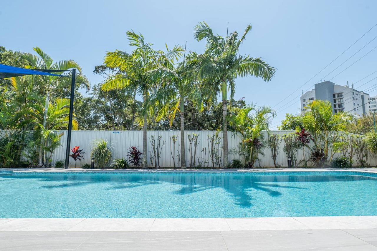Heart Of Burleigh - Perfect Location With Pools *