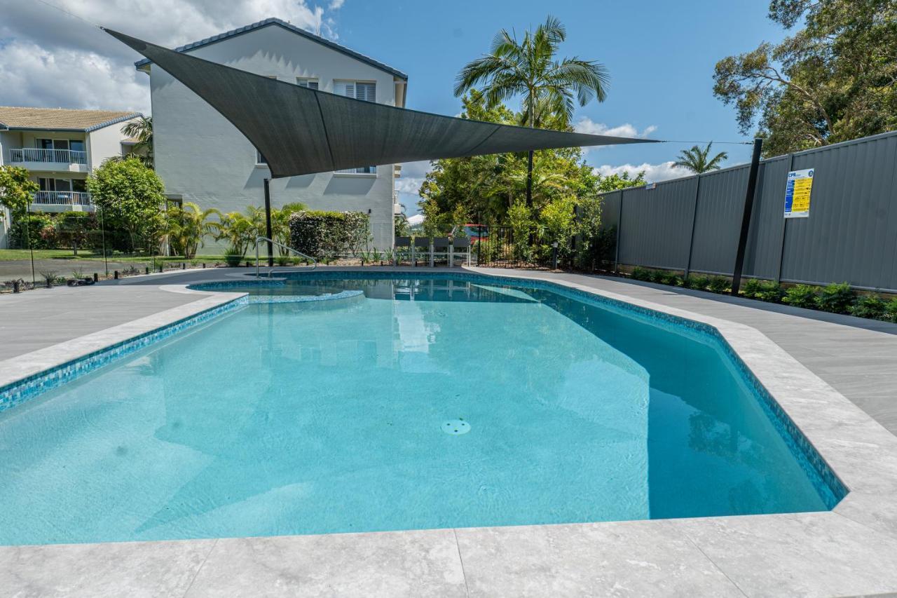 Heart Of Burleigh - Perfect Location With Pools *