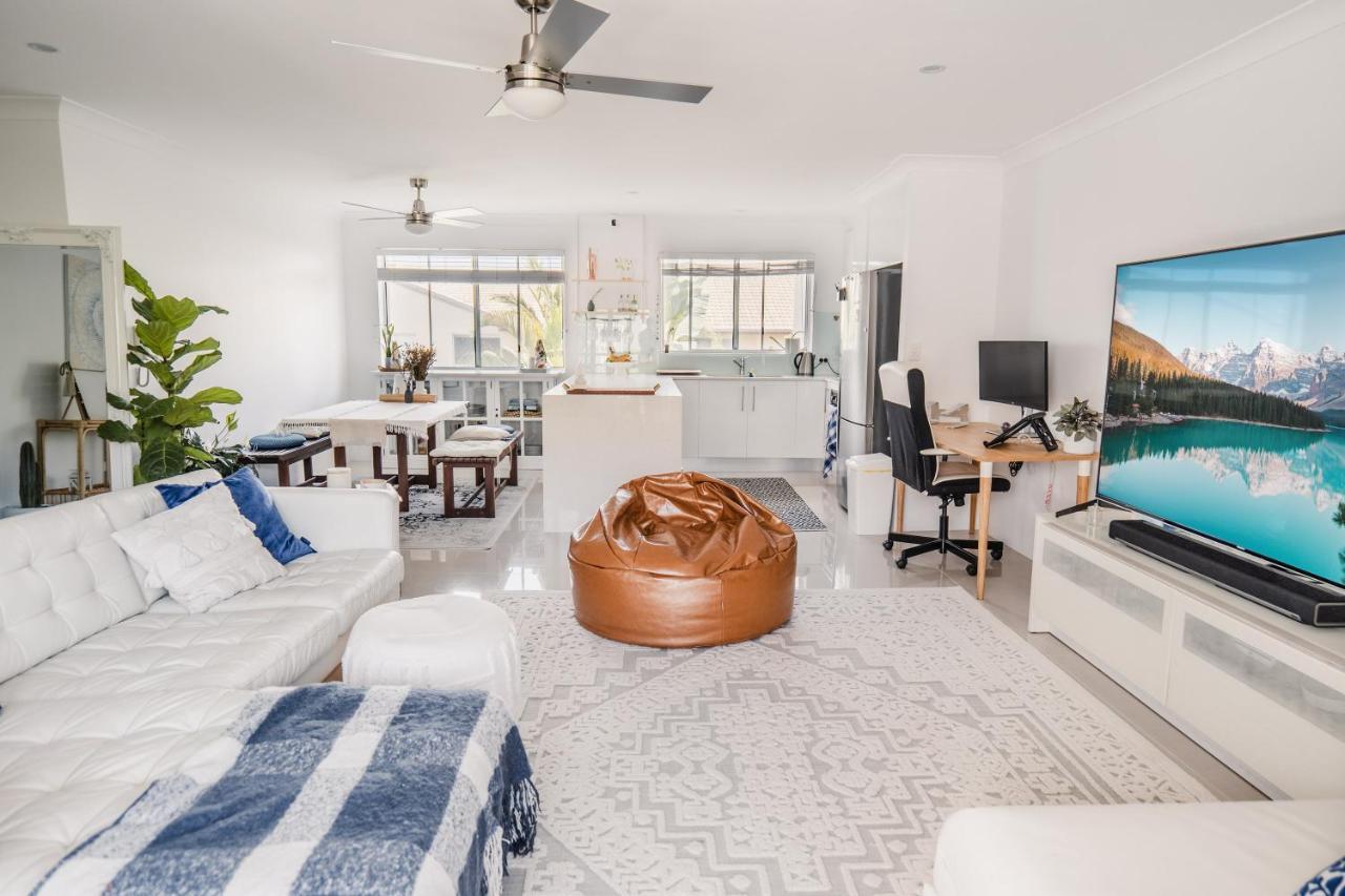 Heart Of Burleigh - Perfect Location With Pools Gold Coast