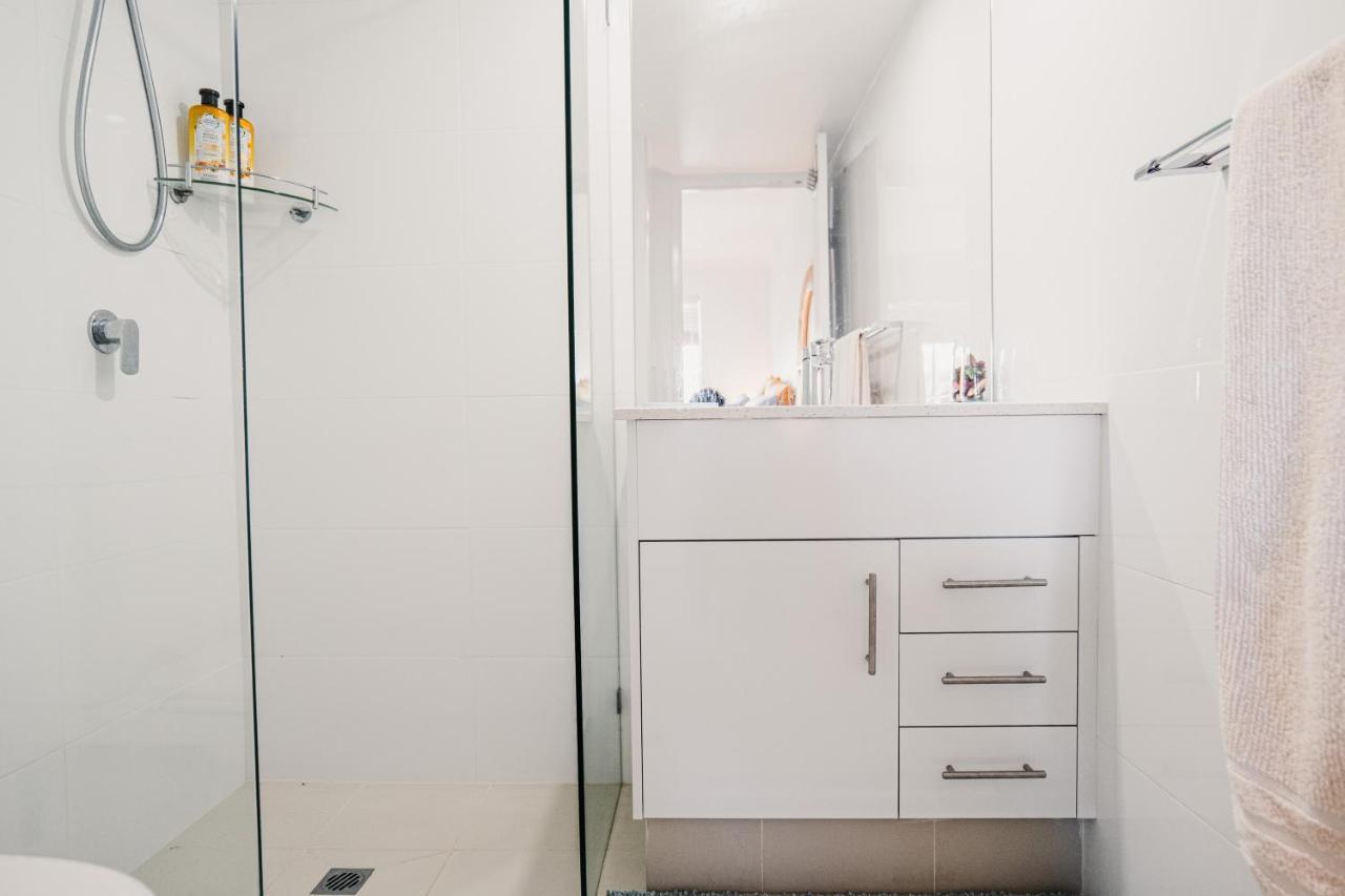 Apartment Heart Of Burleigh - Perfect Location With Pools *