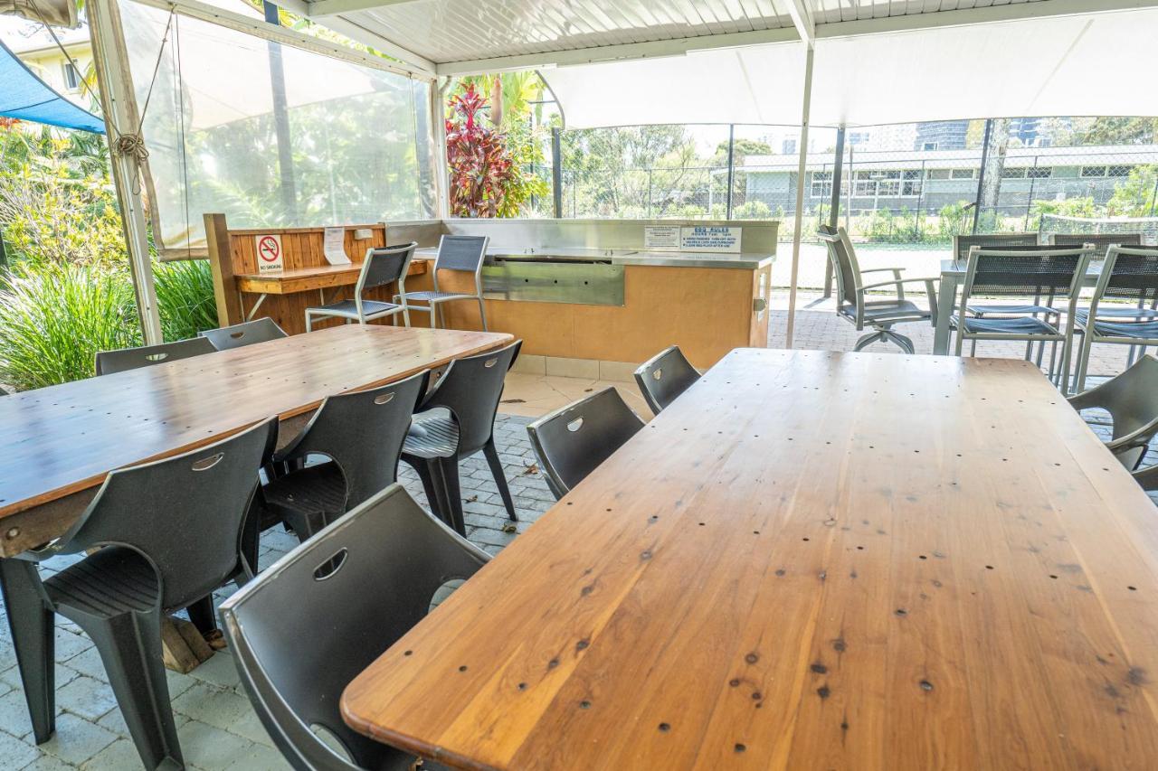 Apartment Heart Of Burleigh - Perfect Location With Pools *