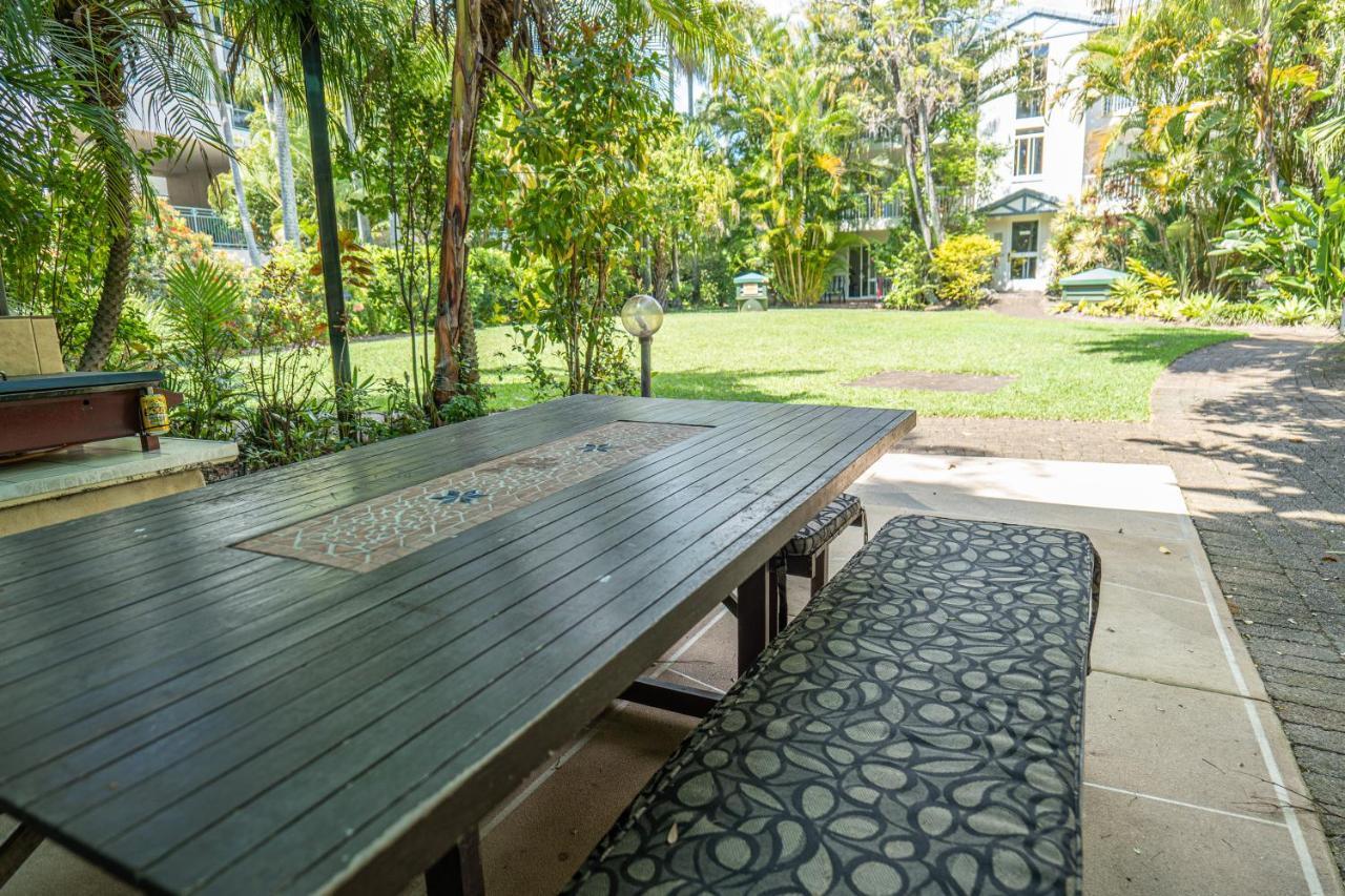 Heart Of Burleigh - Perfect Location With Pools Apartment Gold Coast